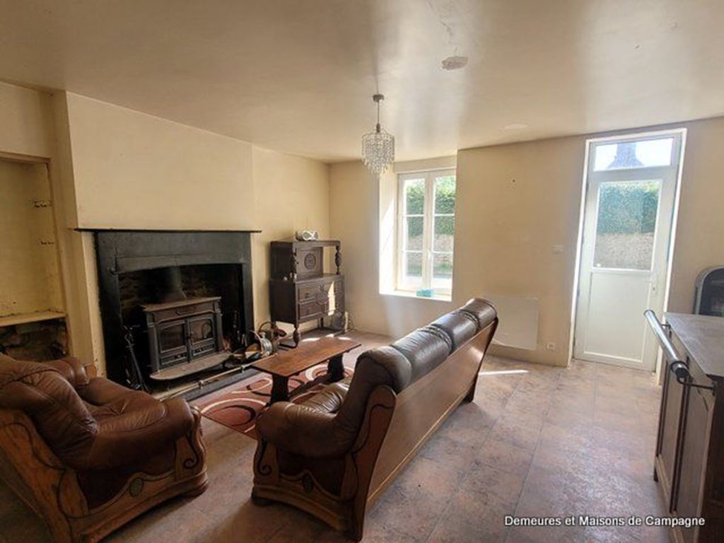 image du bien immobilier Maison de bourg BUAIS-LES-MONTS